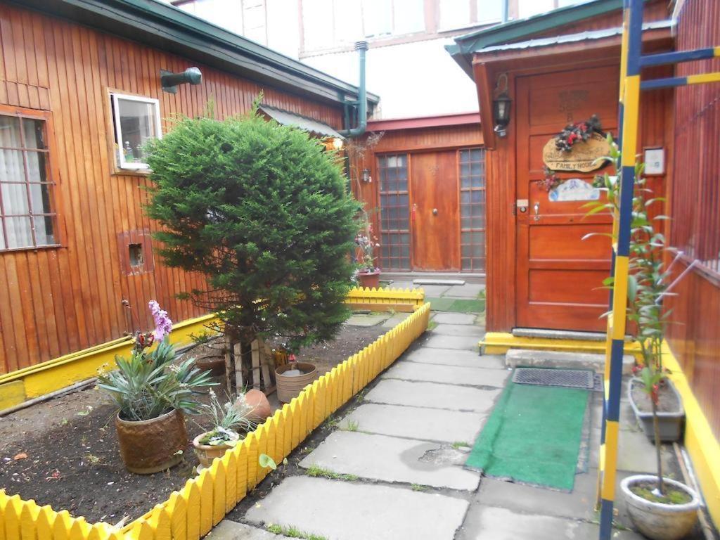 Family House Del Rey Apartment ปุนตาอาเรนาส ภายนอก รูปภาพ